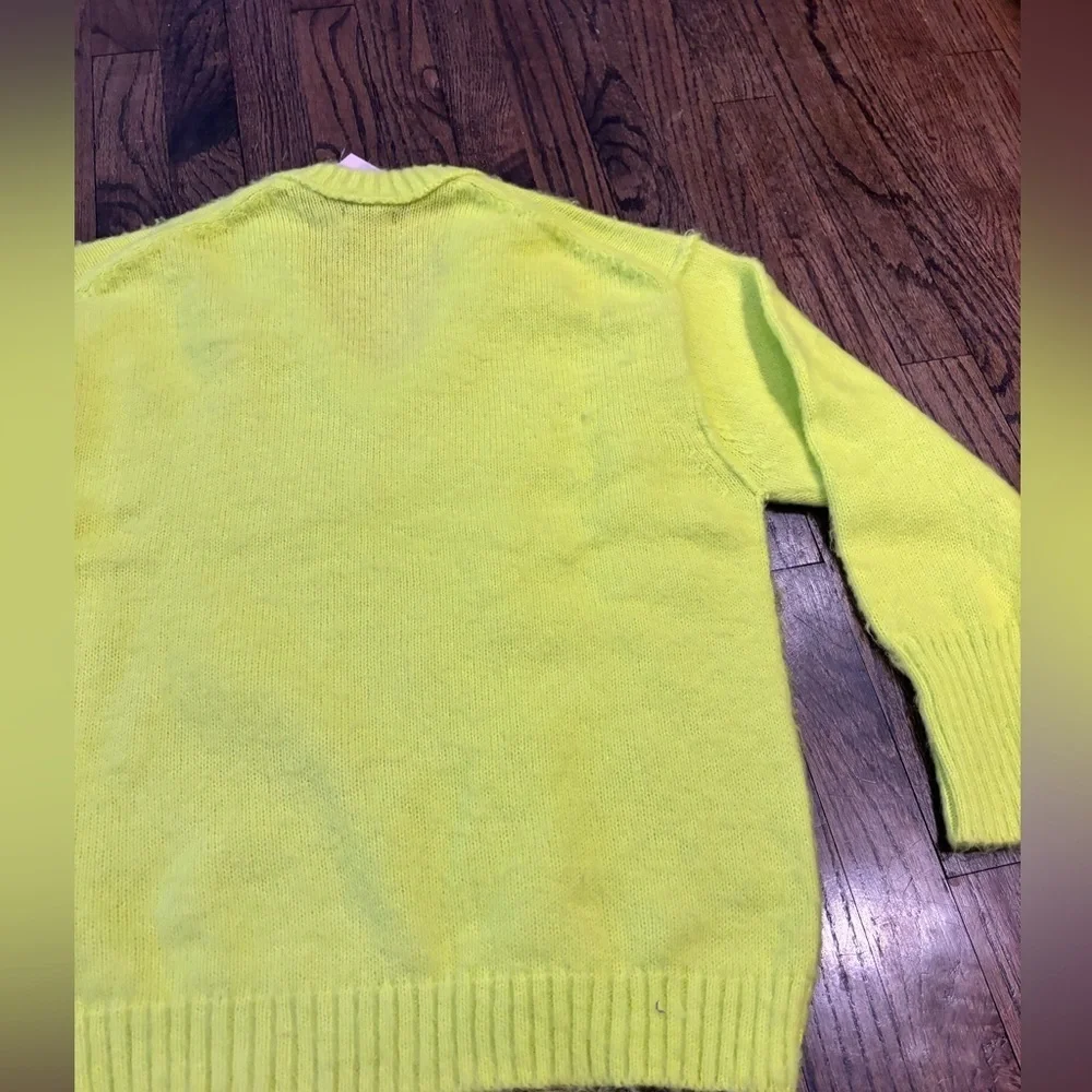 Wild Fable Neon Yellow V-Neck Sweater NWT - Size xxs